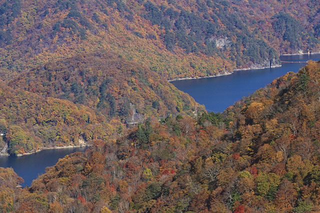川俣湖の紅葉