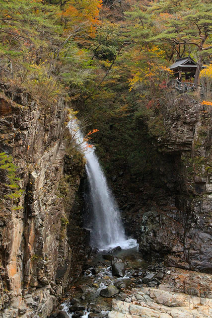 五龍王神社と虹見の滝