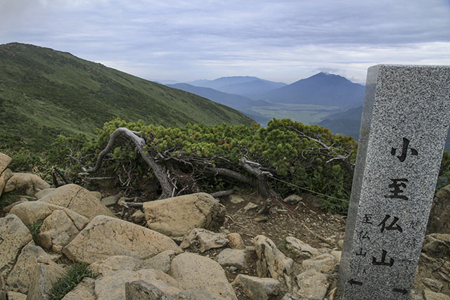 小至仏山