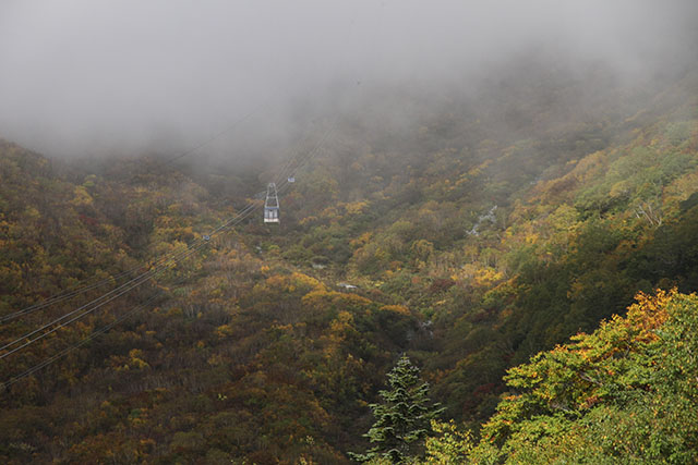 立山ロープウェイと紅葉